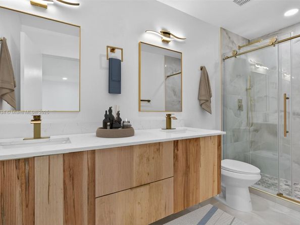 4456 Crystal Lake Dr, Deerfield Beach FL 33064