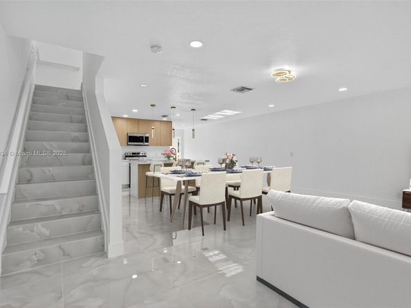 4456 Crystal Lake Dr, Deerfield Beach FL 33064