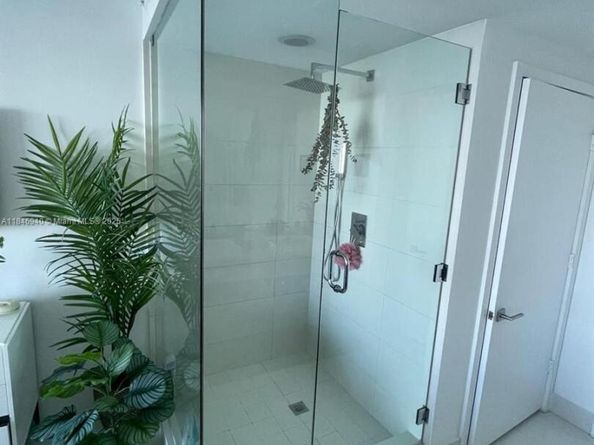 650 NE 32nd St 4406, Miami FL 33137