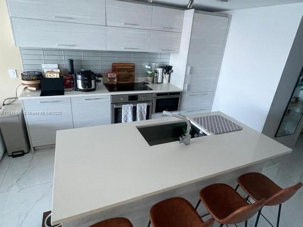 650 NE 32nd St 4406, Miami FL 33137