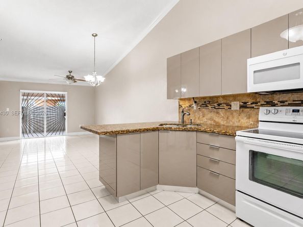5471 W 27th Ct, Hialeah FL 33016