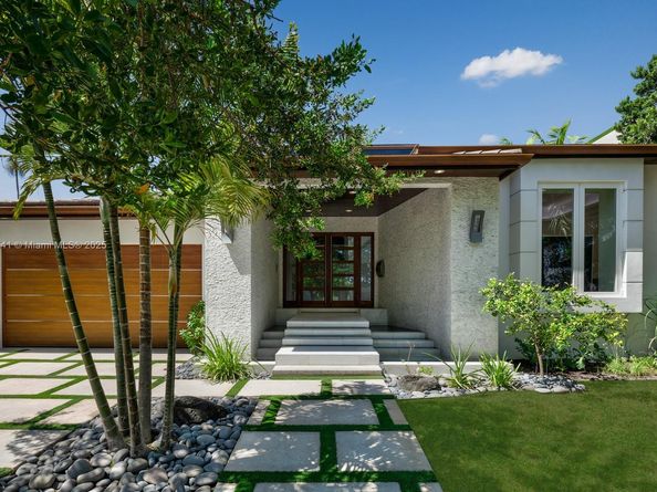 1825 Cleveland Rd, Miami Beach FL 33141