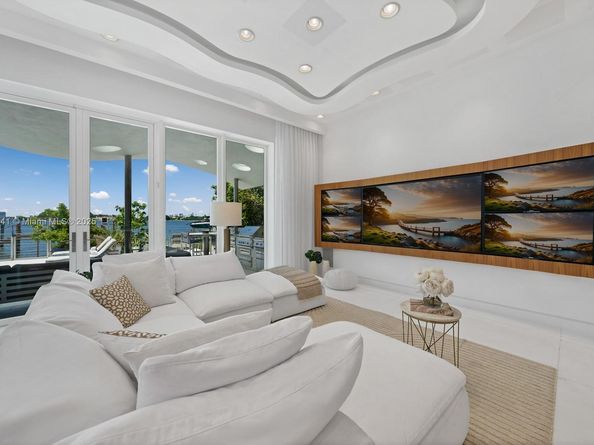 1825 Cleveland Rd, Miami Beach FL 33141