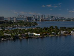 1825 Cleveland Rd, Miami Beach FL 33141