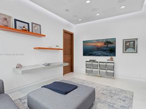 1825 Cleveland Rd, Miami Beach FL 33141