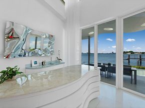 1825 Cleveland Rd, Miami Beach FL 33141