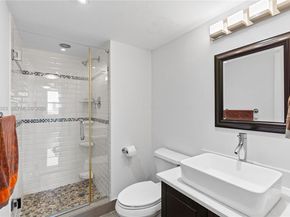 437 Golden Isles Dr 11J, Hallandale Beach FL 33009