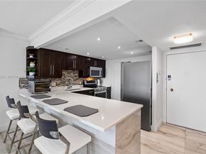 437 Golden Isles Dr 11J, Hallandale Beach FL 33009