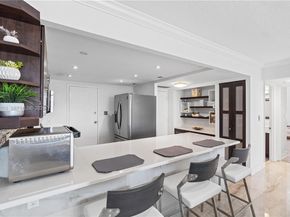 437 Golden Isles Dr 11J, Hallandale Beach FL 33009