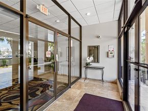 437 Golden Isles Dr 11J, Hallandale Beach FL 33009