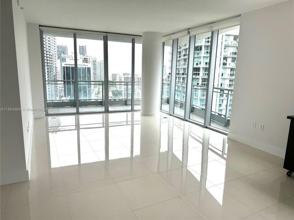 92 SW 3rd St 1605, Miami FL 33130