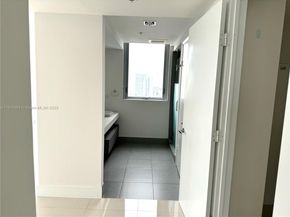 92 SW 3rd St 1605, Miami FL 33130