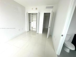 92 SW 3rd St 1605, Miami FL 33130