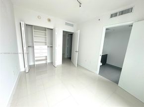 92 SW 3rd St 1605, Miami FL 33130
