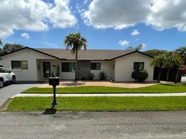 16361 SW 114th Ct, Miami FL 33157