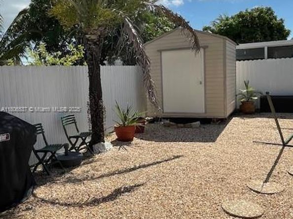 16361 SW 114th Ct, Miami FL 33157