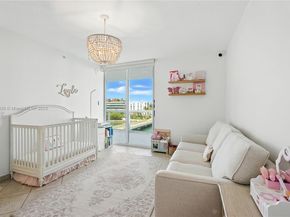 10 Venetian Way 604, Miami Beach FL 33139