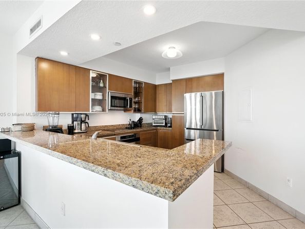 10 Venetian Way 604, Miami Beach FL 33139