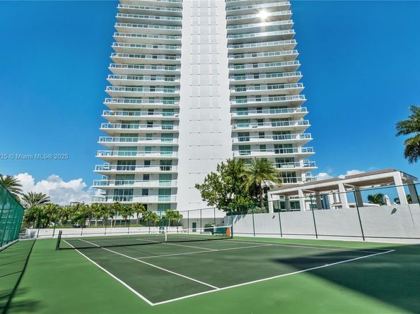 10 Venetian Way 604, Miami Beach FL 33139