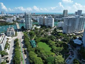 10 Venetian Way 604, Miami Beach FL 33139