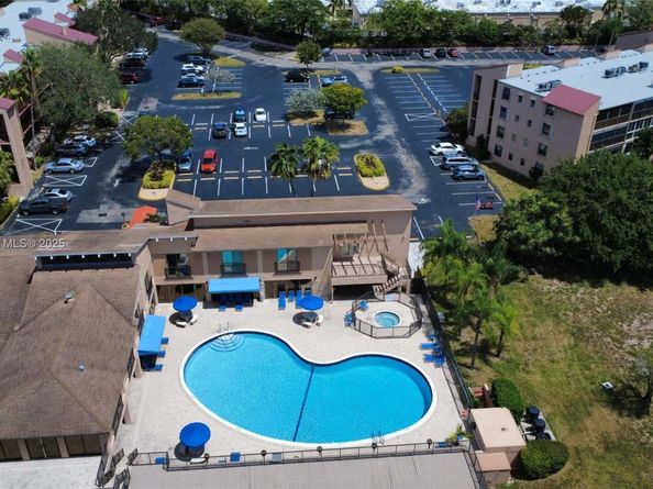 7220 Lake Cir Dr 106, Margate FL 33063