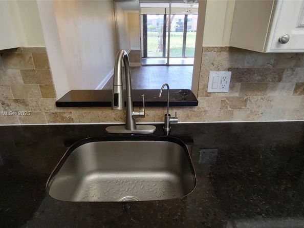 7220 Lake Cir Dr 106, Margate FL 33063