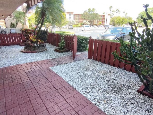 7220 Lake Cir Dr 106, Margate FL 33063