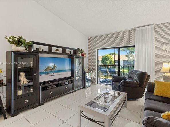 7831 Willow Spring Dr 525, Lake Worth FL 33467