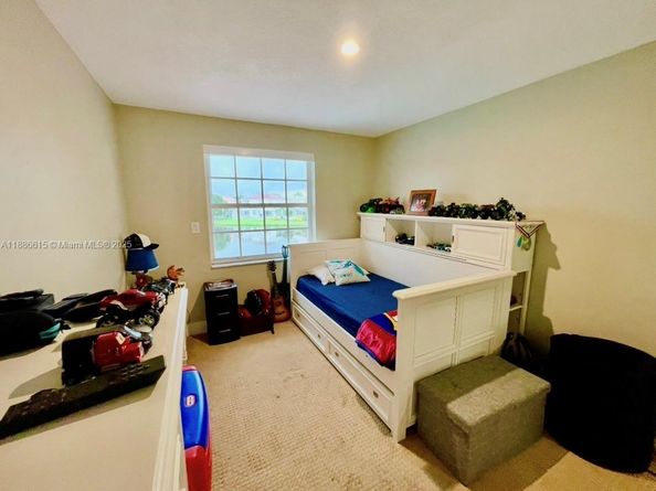 155 S Granada Ave, Weston FL 33326