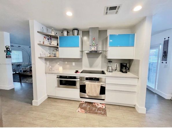 155 S Granada Ave, Weston FL 33326