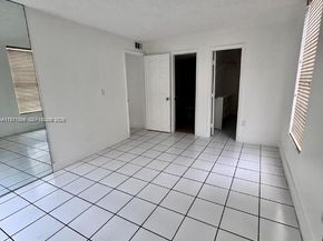 9678 Fontainebleau Blvd 111, Miami FL 33172