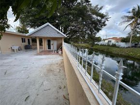 4701 SW 104th Ct, Miami FL 33165