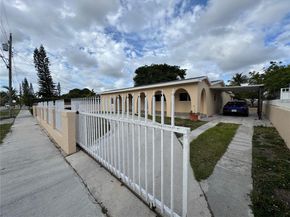 4701 SW 104th Ct, Miami FL 33165