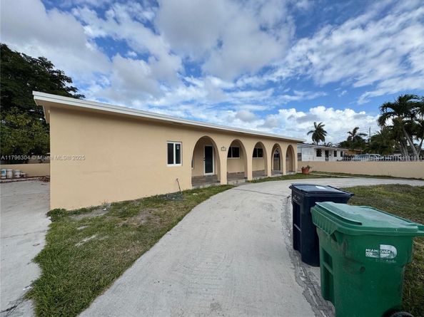 4701 SW 104th Ct, Miami FL 33165