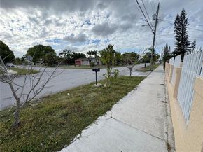 4701 SW 104th Ct, Miami FL 33165