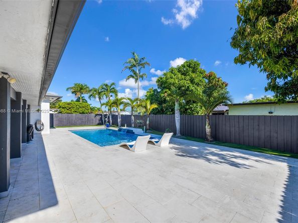 13215 SW 53rd St, Miami FL 33175