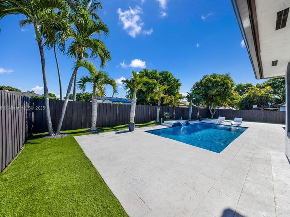 13215 SW 53rd St, Miami FL 33175