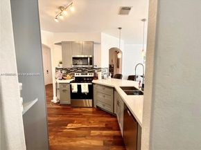7472 NW 112th Path, Doral FL 33178