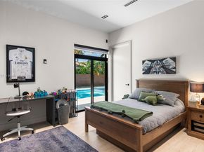 2060 NE 198, Miami FL 33179