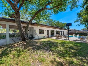 2060 NE 198, Miami FL 33179
