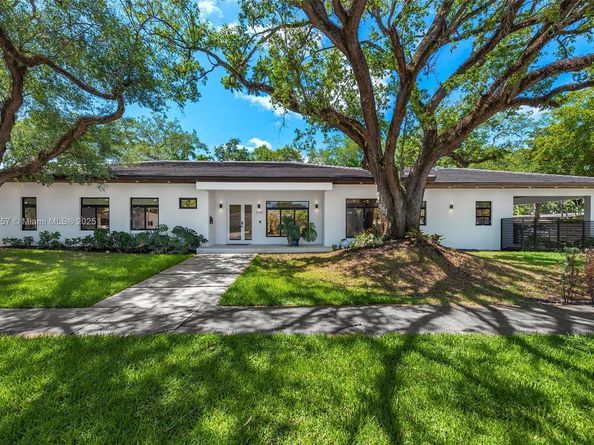 2060 NE 198, Miami FL 33179