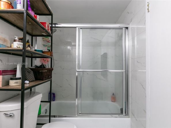 2821 NE 163th St 5J, North Miami Beach FL 33160