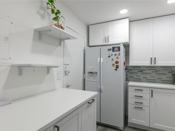 2821 NE 163th St 5J, North Miami Beach FL 33160
