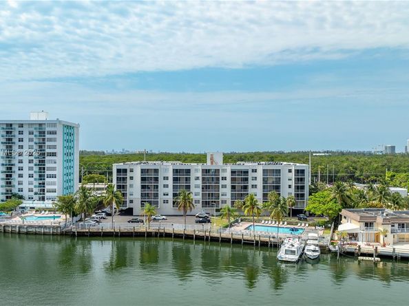 2821 NE 163th St 5J, North Miami Beach FL 33160