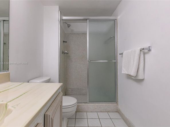 2821 NE 163th St 5J, North Miami Beach FL 33160