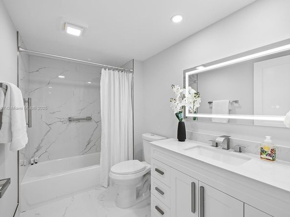 1400 SW 137th Ave 312F, Pembroke Pines FL 33027
