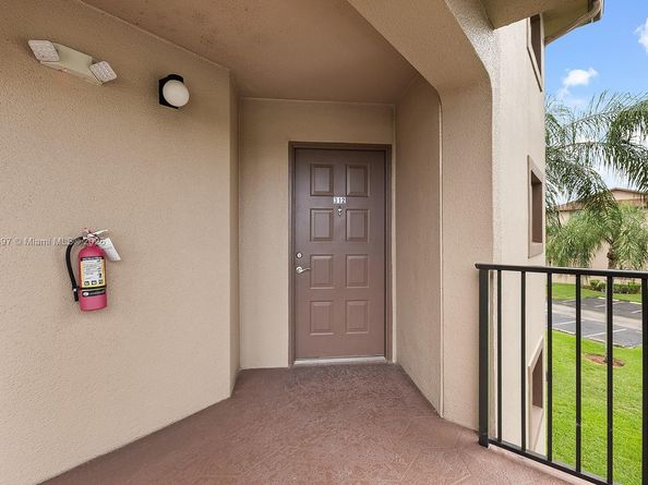 1400 SW 137th Ave 312F, Pembroke Pines FL 33027
