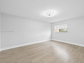 1400 SW 137th Ave 312F, Pembroke Pines FL 33027