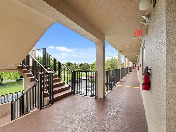 1400 SW 137th Ave 312F, Pembroke Pines FL 33027