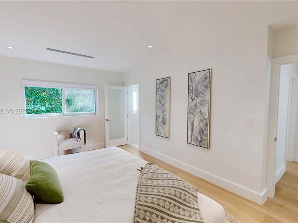 6011 Maynada St, Coral Gables FL 33146